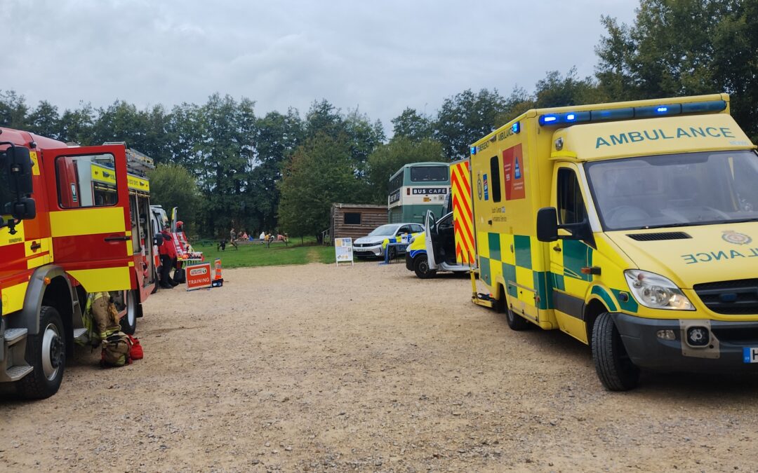 SCAS joins Thames Valley Police at a community engagement event in Hungerford