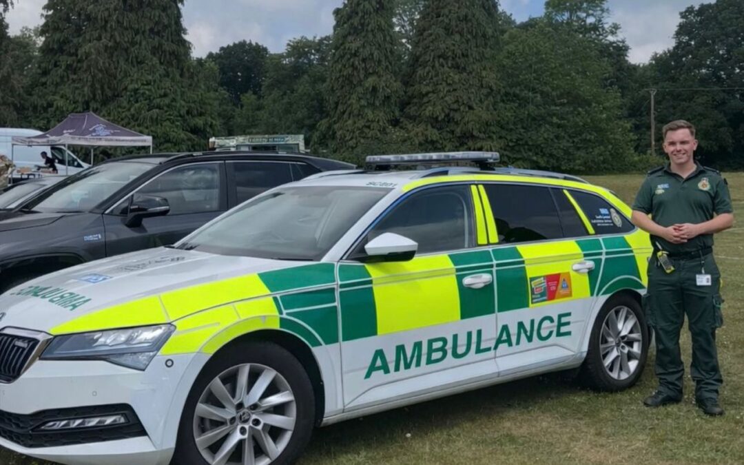 SCAS Governor helps Portsmouth carers build life-saving CPR skills